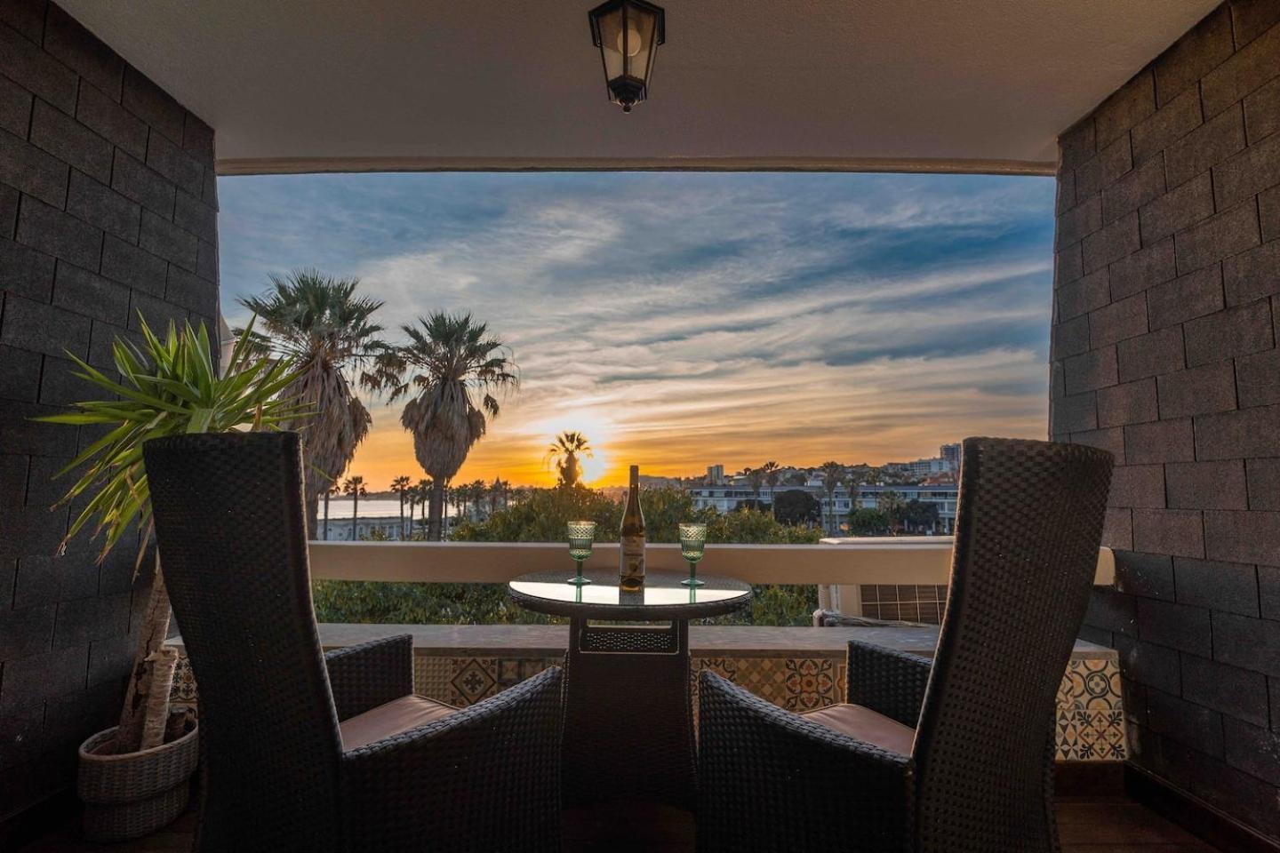 Sea View W Balcony 2 Mins Walk To Beach & Casino Estoril Exterior foto